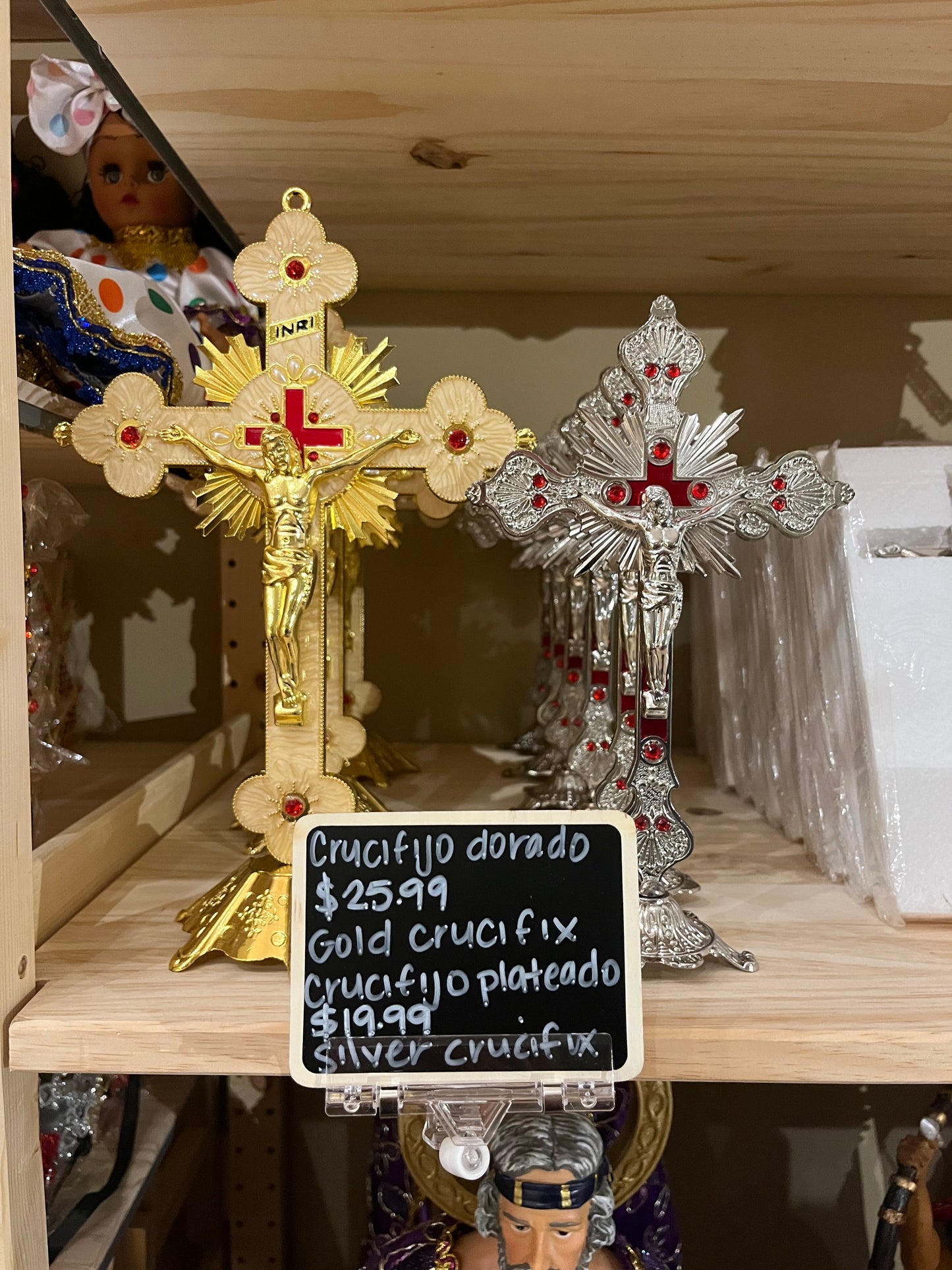 Crucifijo plateado/ Silver Crucifix