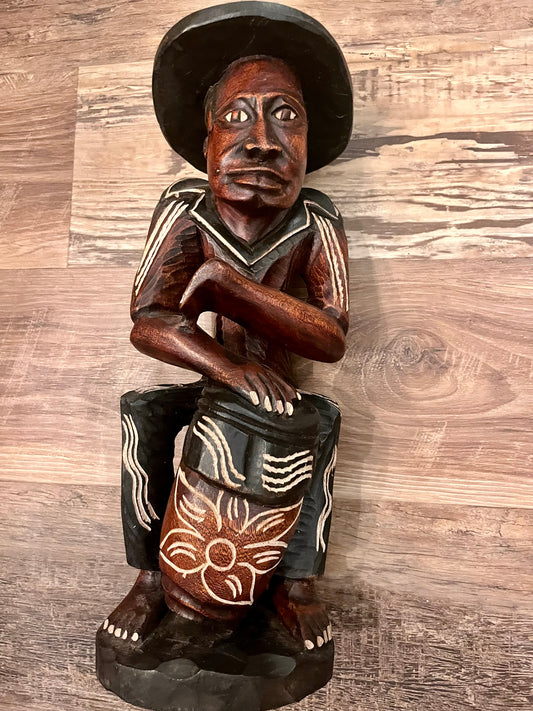 African wood statue medium/ Estatua de madera africana mediano