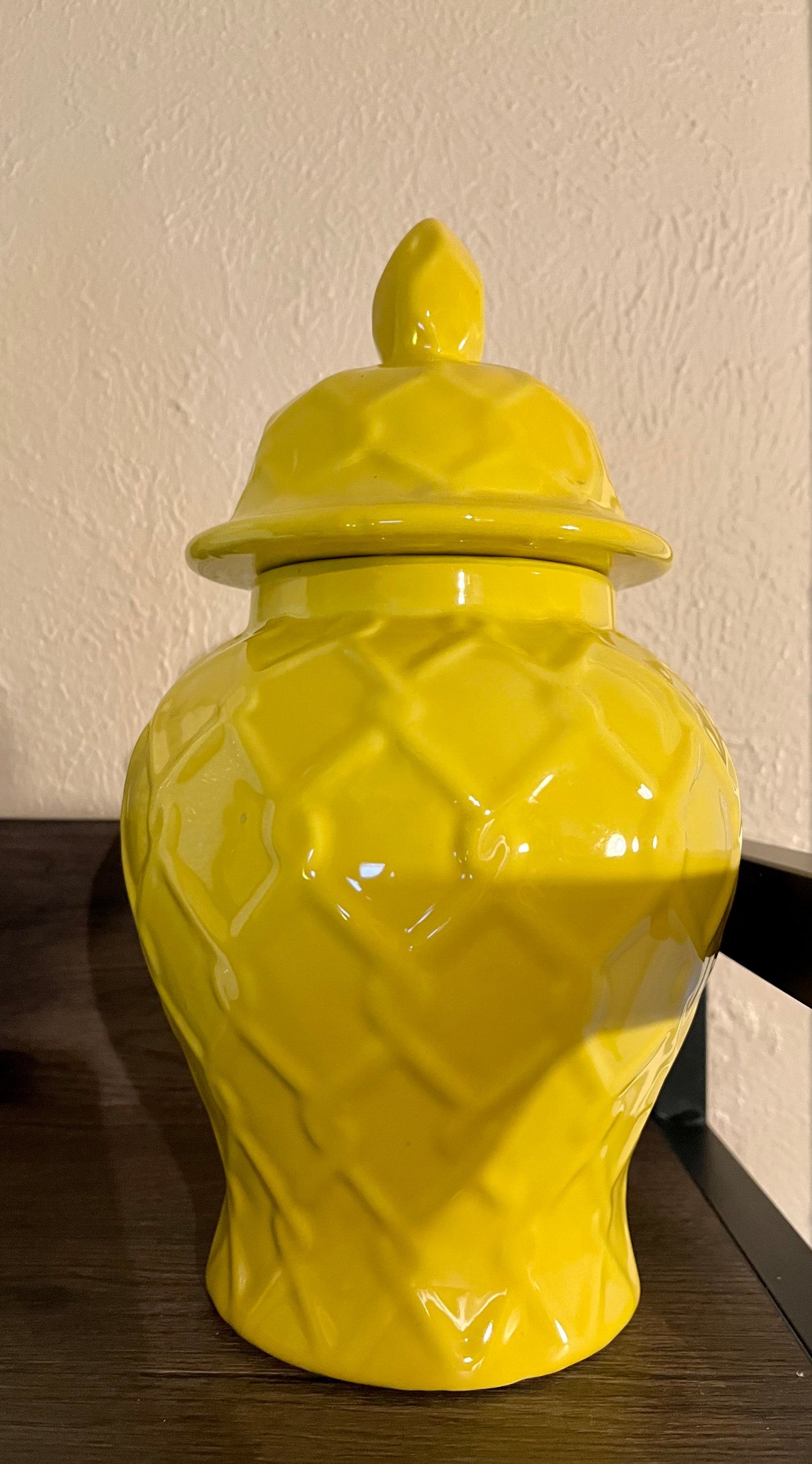 Sopera pequena Amarilla/ Small yellow tureen