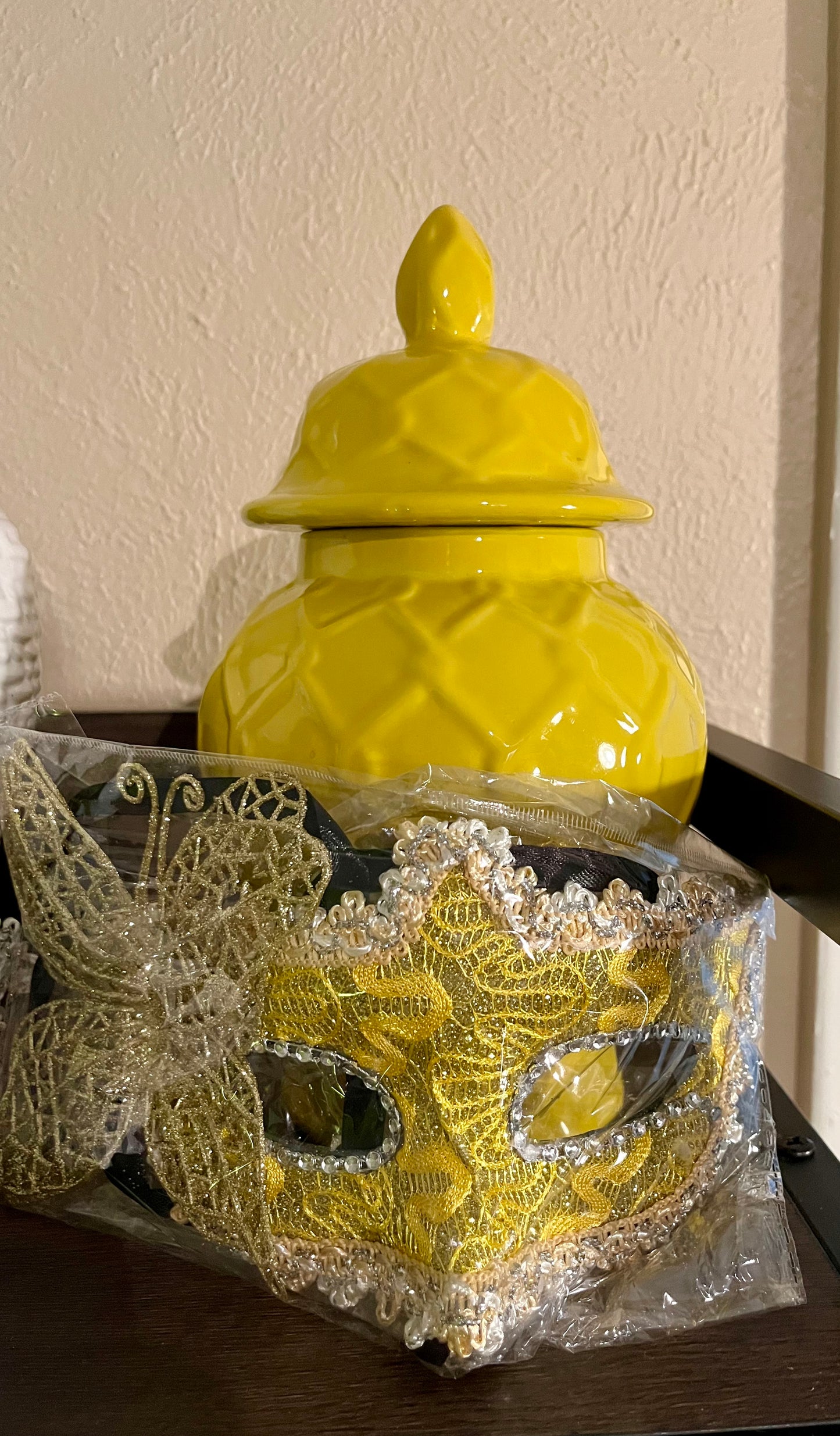 Sopera pequena Amarilla/ Small yellow tureen