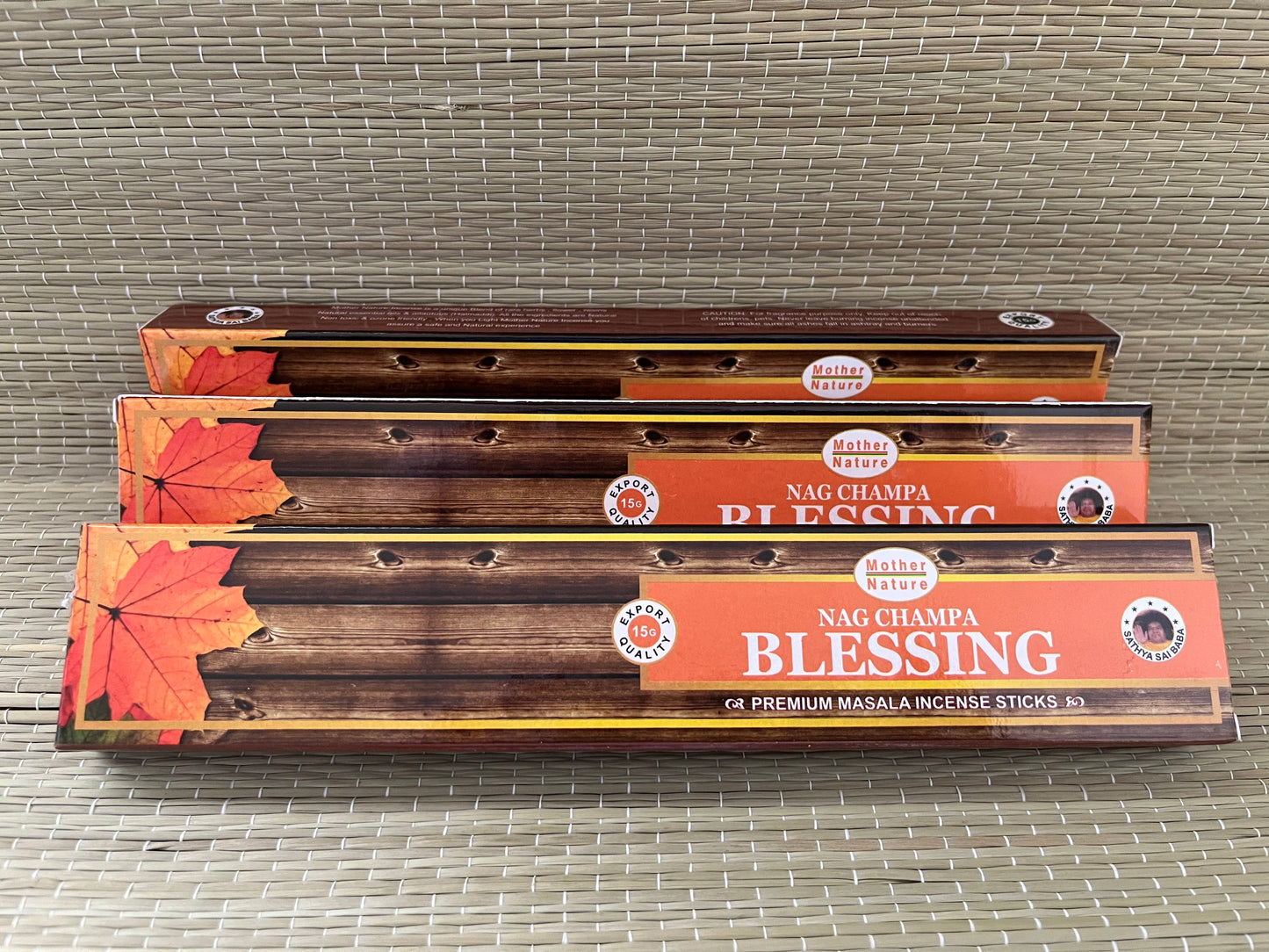 Nag Champa Blessing Incense Box (15 sticks)/Caja de Incienso Bendición Nag Champa (15 varillas)