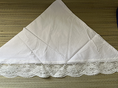 Quillas blancas con encaje/ White bandana with lace